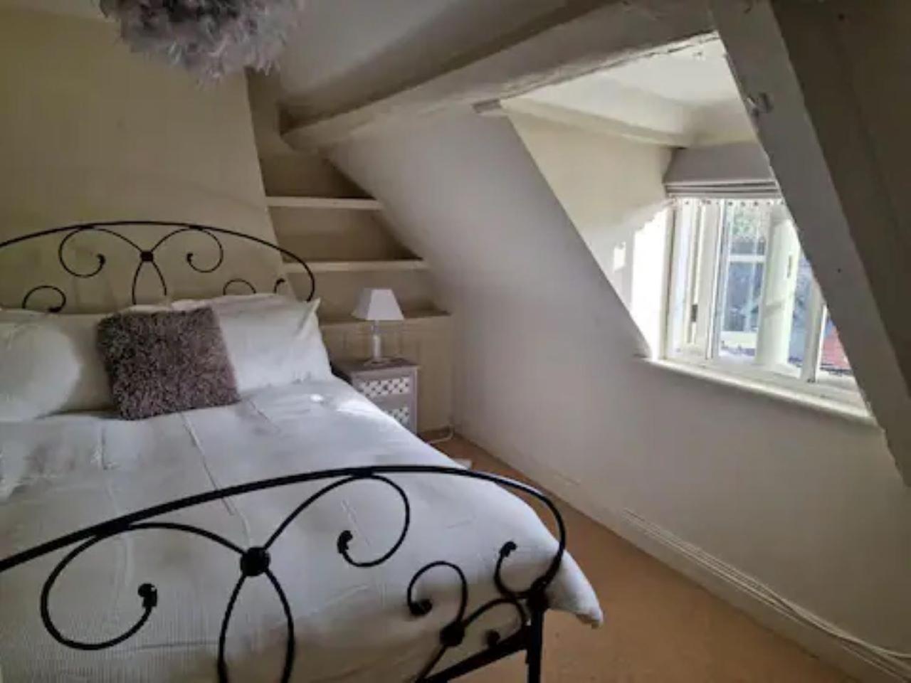 Jackdaw Cottage-Beautiful Cottage, Town Centre Wimborne Minster Exterior foto